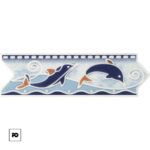 Cenefa cerámica f delfín 8 × 25 cm decorativa-tiles-ok | Plomería García Decorative banner featuring two dolphins leaping over stylized blue waves.