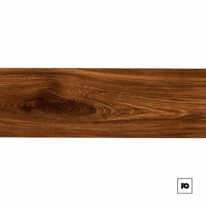 Piso cerámico tipo madera color caoba formato 18x55, modelo Madera Serra.