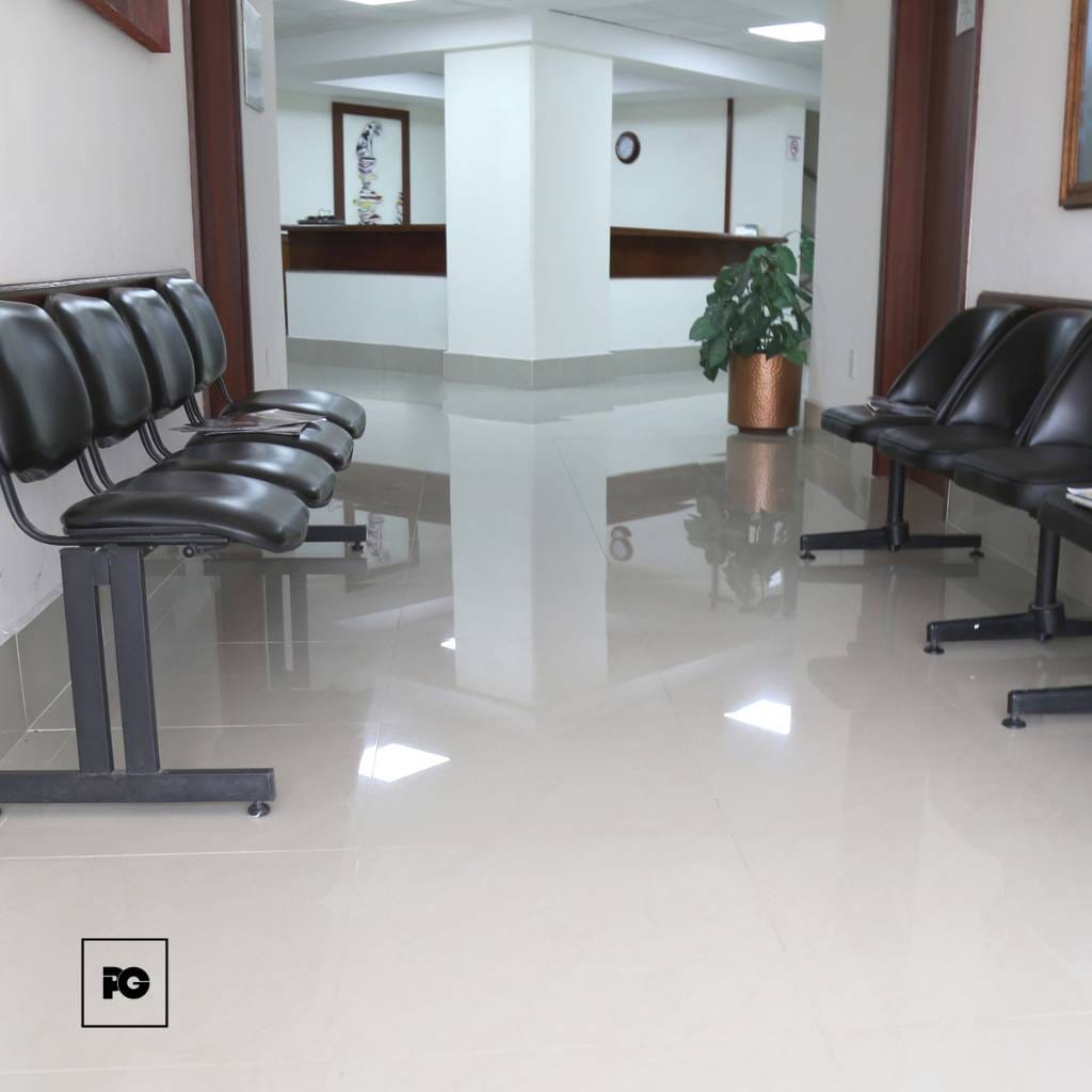 Piso porcelánico rectificado color beige formato 60x60, modelo Genova. - Imagen 2