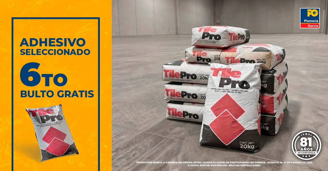 Advertisement panel in orange: 'adhesivo seleccionado 6to bult0 gratis' with a tilepro bag image on the left. On the right, stacked 20 kg tilepro bags in a warehouse, plus a small pg plomería garcía logo and an '81 aÑos de confianza' badge.